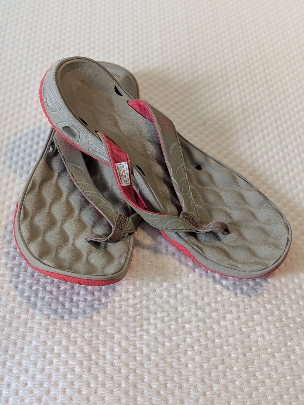 Columbia Women's Gray and Pink Cushioned Flip Flop Sandals